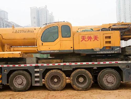 徐工25吨吊车